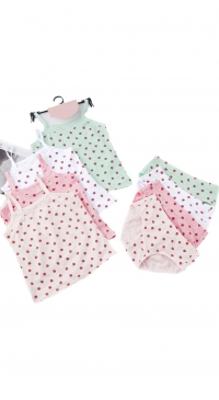 Cotton knit and children's panties with strawberry prints